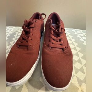 Nike maroon skate shoe